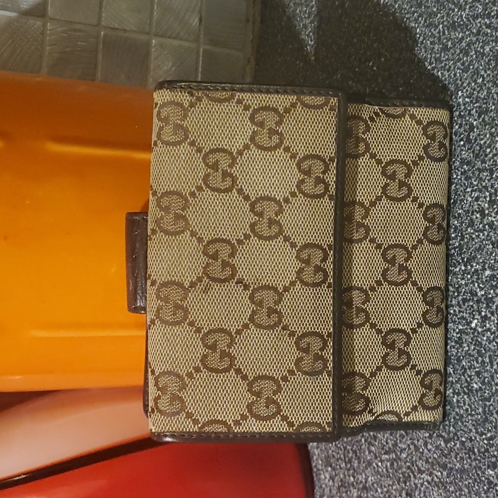 Gucci Monogram Wallet - Picture 2 of 16